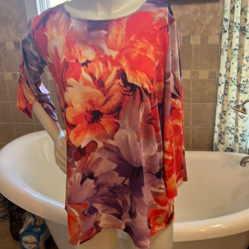 Beautiful Susan Graver top